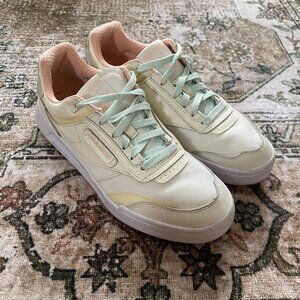 Reebok Club C Legacy Revenge - White Sand Stone, W10, M9